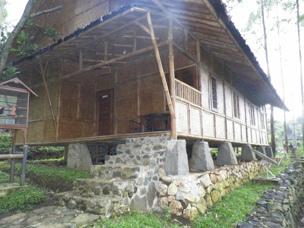باندونج Villa Kampung Karuhun Sutan Raja الغرفة الصورة