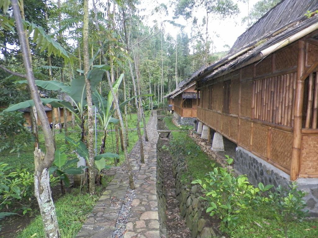 باندونج Villa Kampung Karuhun Sutan Raja المظهر الخارجي الصورة