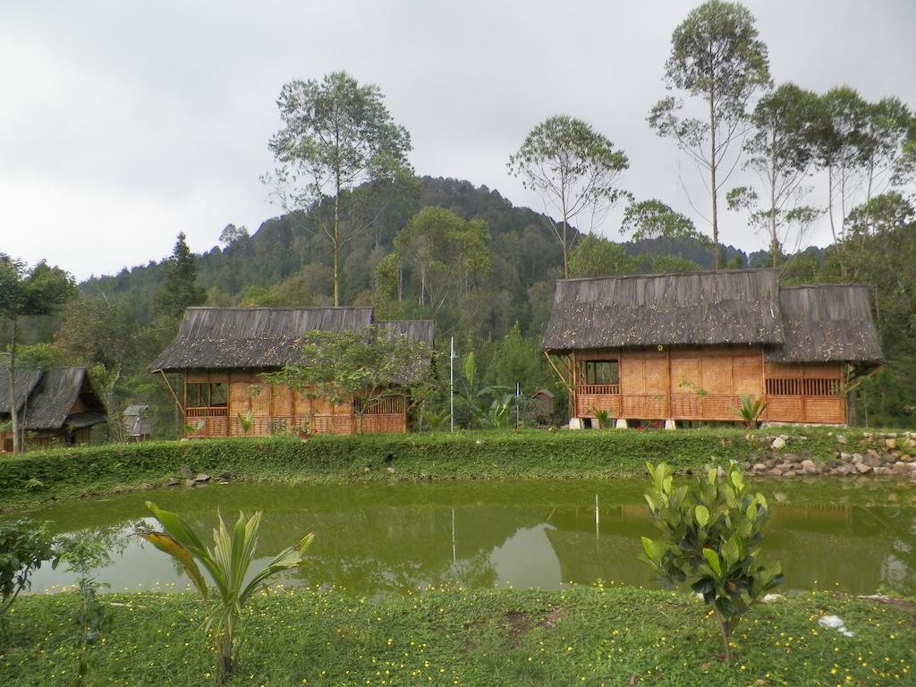 باندونج Villa Kampung Karuhun Sutan Raja المظهر الخارجي الصورة