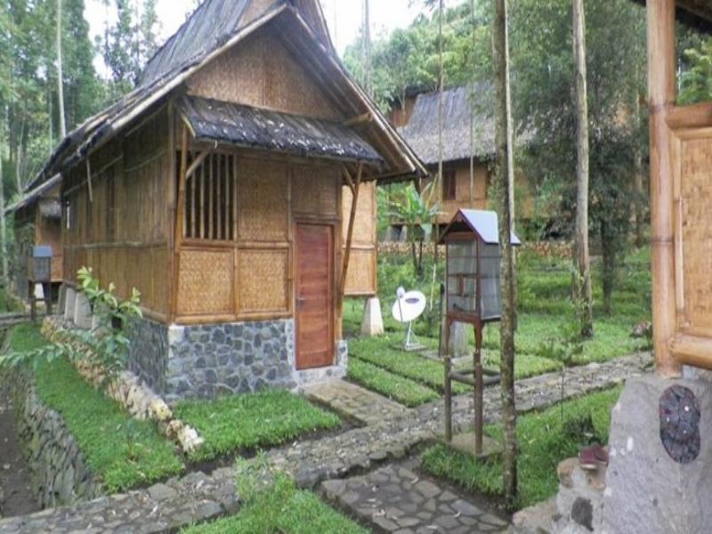باندونج Villa Kampung Karuhun Sutan Raja المظهر الخارجي الصورة